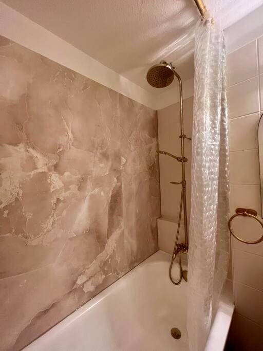 Amalfi Home - Stylish Apartment With Terrace Schönefeld Екстериор снимка