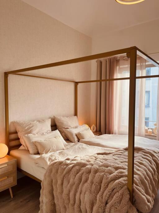 Amalfi Home - Stylish Apartment With Terrace Schönefeld Екстериор снимка
