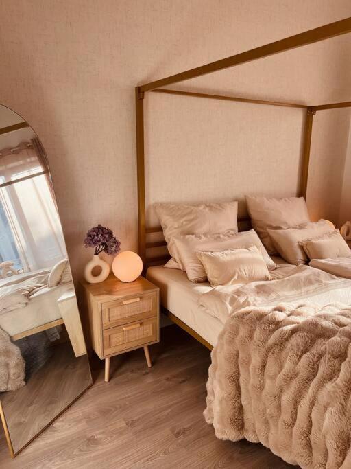 Amalfi Home - Stylish Apartment With Terrace Schönefeld Екстериор снимка